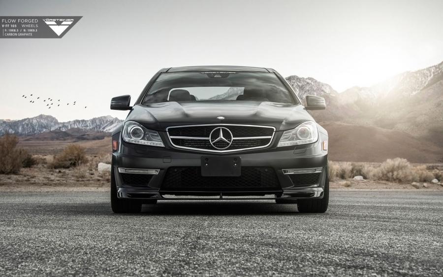  Mercedes-Benz C63 AMG by Vorsteiner 2015 года  (фото 12 из 12)